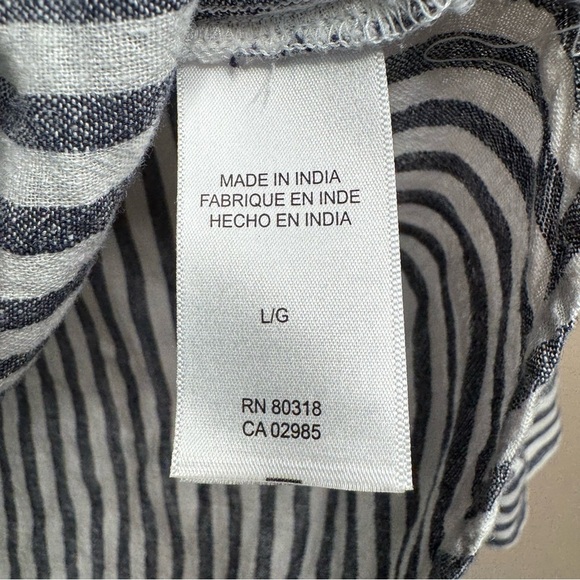 Lucky Brand 2024 Top Women’s Large White Gray Striped Henley 1/4 Button Down D2 - Picture 8 of 11